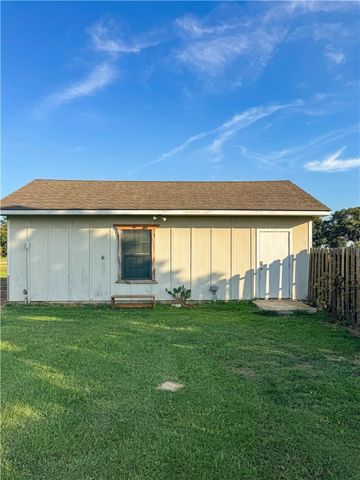 214 Apache Drive, Franklin, TX 77856