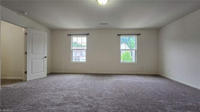 489 Green Arbor Lane, Winston-salem, NC 27103