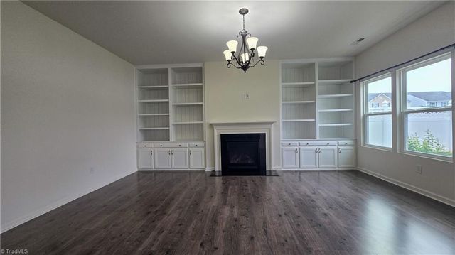 489 Green Arbor Lane, Winston-salem, NC 27103