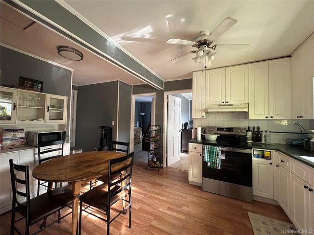 302 McCall Avenue, West Islip, NY 11795