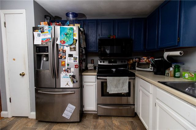 2 Kings Forest Lane, West Warwick, RI 02893