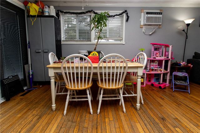 2 Kings Forest Lane, West Warwick, RI 02893