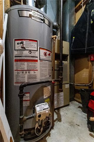 2 Kings Forest Lane, West Warwick, RI 02893