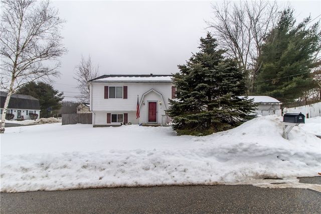 2 Kings Forest Lane, West Warwick, RI 02893