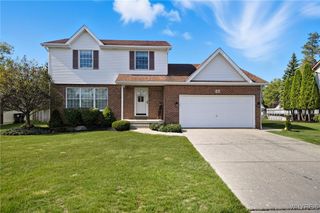 8 Grafton Court, Lancaster, NY 14086