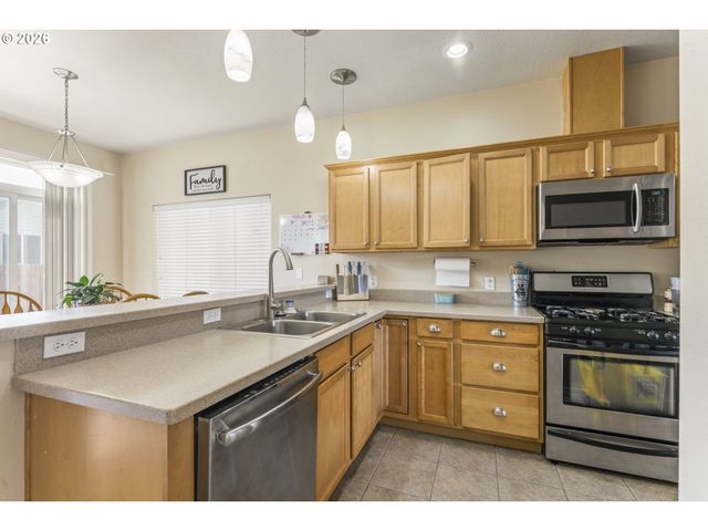 891 Kentucky Ave, Coos Bay, OR 97420