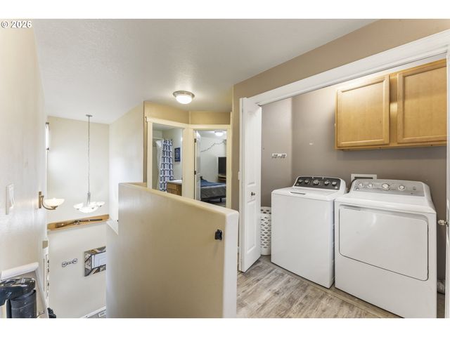 891 Kentucky Ave, Coos Bay, OR 97420