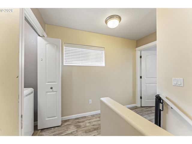 891 Kentucky Ave, Coos Bay, OR 97420