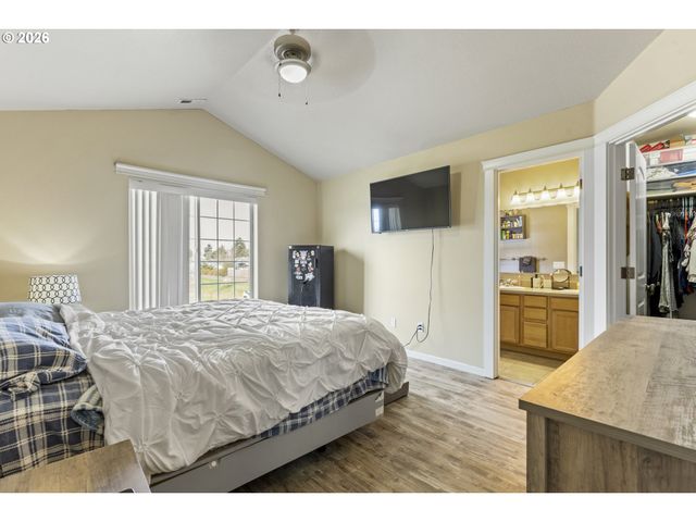 891 Kentucky Ave, Coos Bay, OR 97420