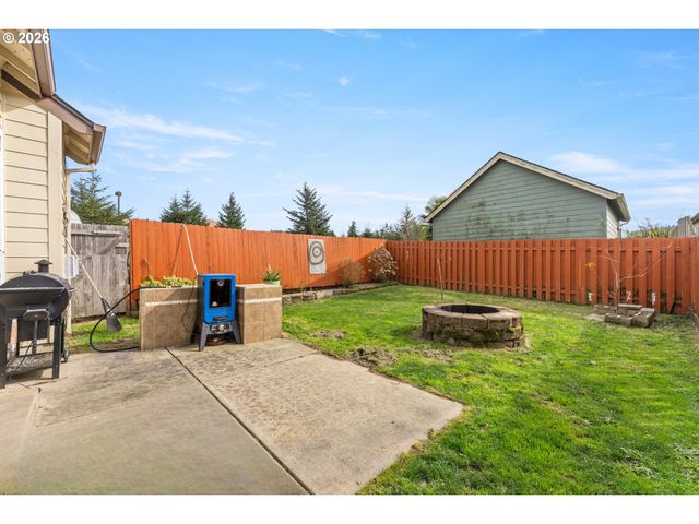 891 Kentucky Ave, Coos Bay, OR 97420