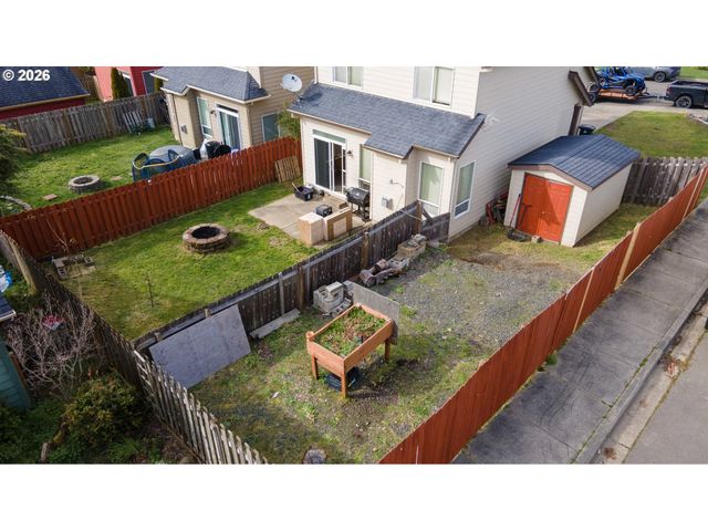 891 Kentucky Ave, Coos Bay, OR 97420