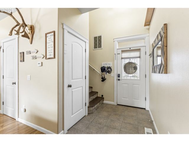 891 Kentucky Ave, Coos Bay, OR 97420