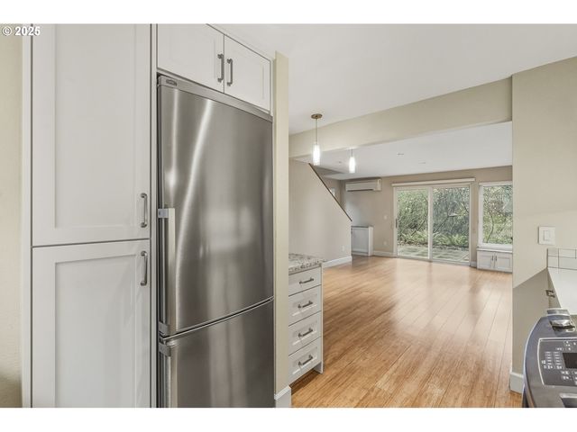 4387 Sw 94TH Ave, Portland, OR 97225