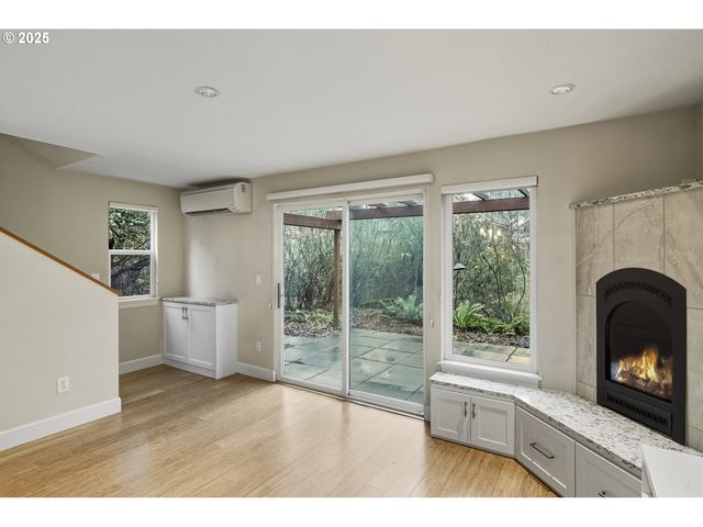 4387 Sw 94TH Ave, Portland, OR 97225