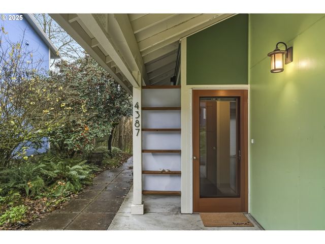 4387 Sw 94TH Ave, Portland, OR 97225