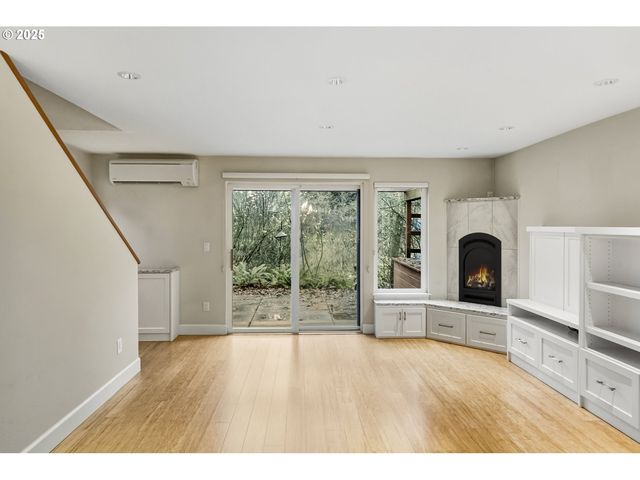 4387 Sw 94TH Ave, Portland, OR 97225