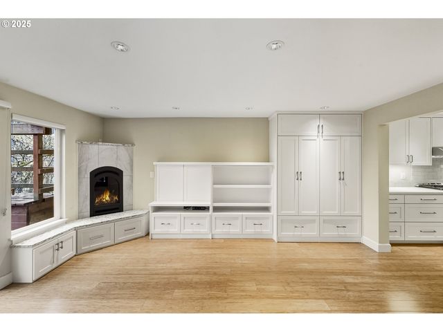 4387 Sw 94TH Ave, Portland, OR 97225