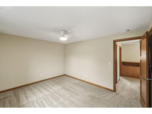 4387 Sw 94TH Ave, Portland, OR 97225