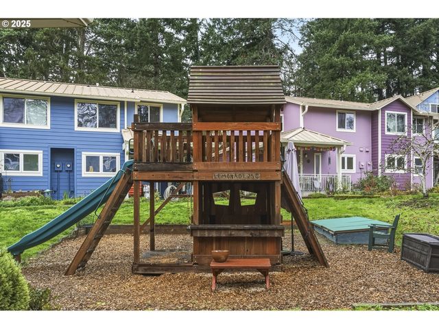 4387 Sw 94TH Ave, Portland, OR 97225
