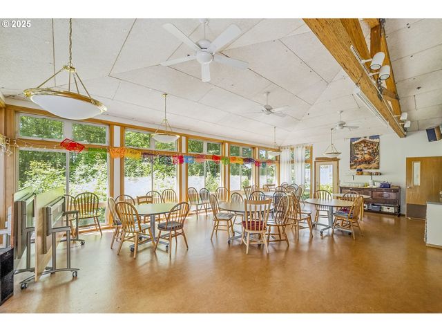 4387 Sw 94TH Ave, Portland, OR 97225