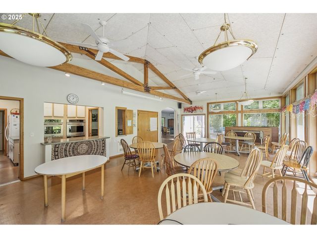 4387 Sw 94TH Ave, Portland, OR 97225