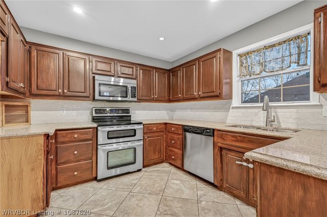 330 Duke Circle, Greenwood, AR 72936