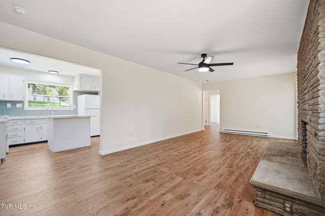 476 Baywood Drive, Piney Flats, TN 37686