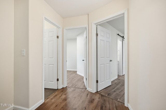 476 Baywood Drive, Piney Flats, TN 37686