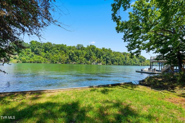 476 Baywood Drive, Piney Flats, TN 37686