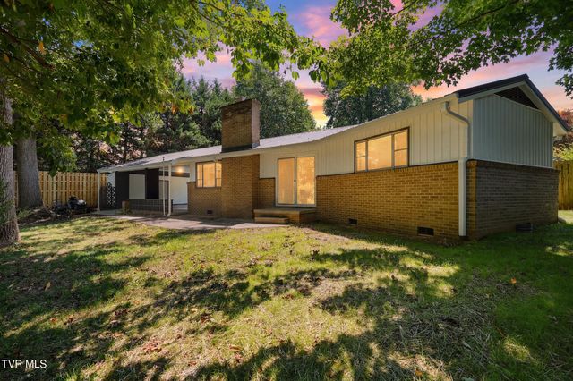 476 Baywood Drive, Piney Flats, TN 37686