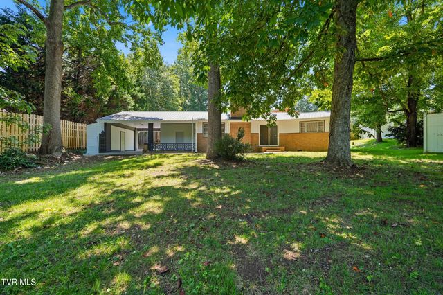 476 Baywood Drive, Piney Flats, TN 37686