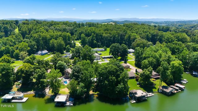 476 Baywood Drive, Piney Flats, TN 37686