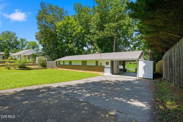 476 Baywood Drive, Piney Flats, TN 37686