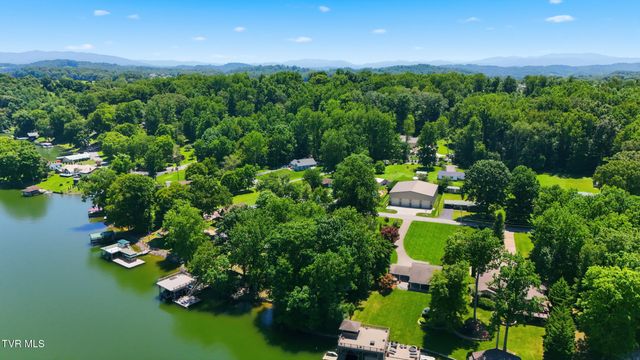 476 Baywood Drive, Piney Flats, TN 37686