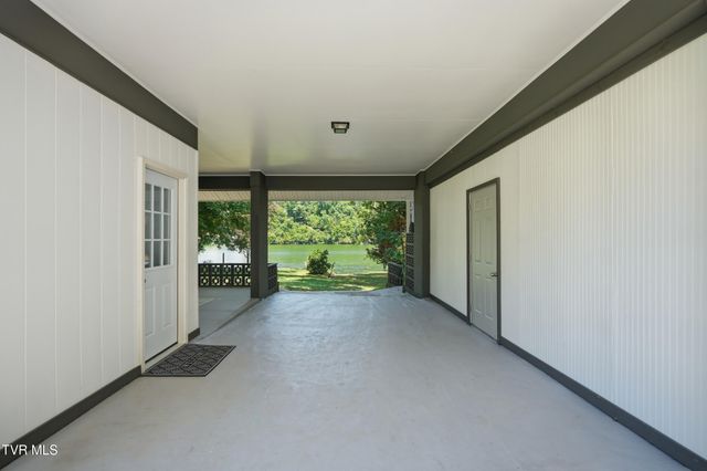 476 Baywood Drive, Piney Flats, TN 37686