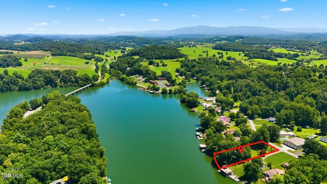 476 Baywood Drive, Piney Flats, TN 37686