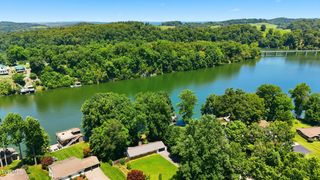 476 Baywood Drive, Piney Flats, TN 37686