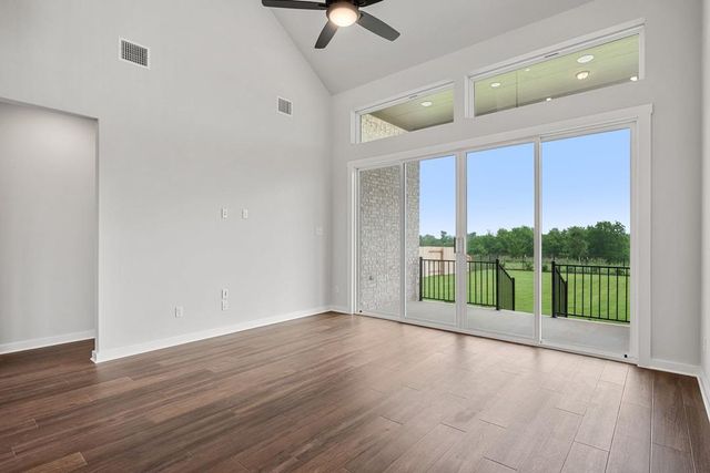 108 Bloomington Loop, Hutto, TX 78634