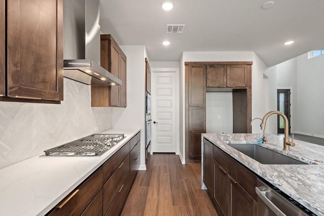 108 Bloomington Loop, Hutto, TX 78634