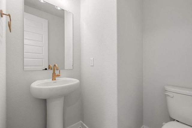 108 Bloomington Loop, Hutto, TX 78634