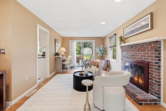 267 Beacon, Andover, MA 01810