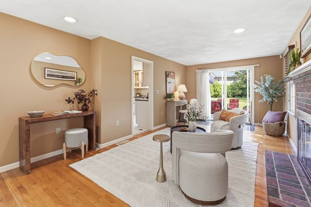267 Beacon, Andover, MA 01810