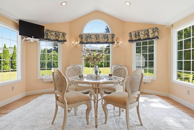 267 Beacon, Andover, MA 01810
