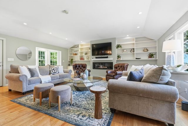 267 Beacon, Andover, MA 01810