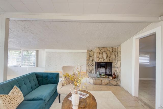 216 Camellia Street, Lake Jackson, TX 77566