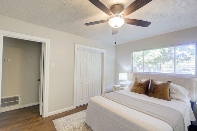 216 Camellia Street, Lake Jackson, TX 77566