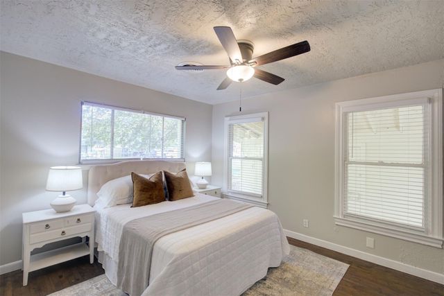 216 Camellia Street, Lake Jackson, TX 77566