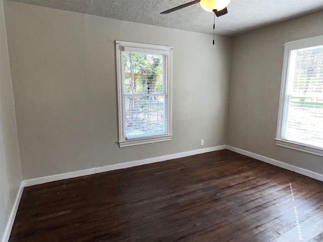 216 Camellia Street, Lake Jackson, TX 77566