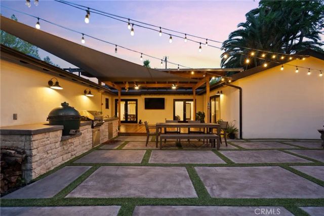 6013 Lubao Avenue, Woodland Hills, CA 91367