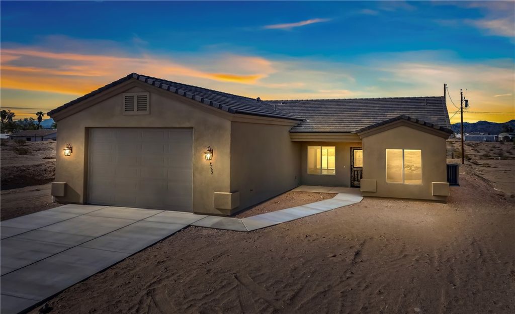 4792 Powell Lake Road, Topock, AZ 86436